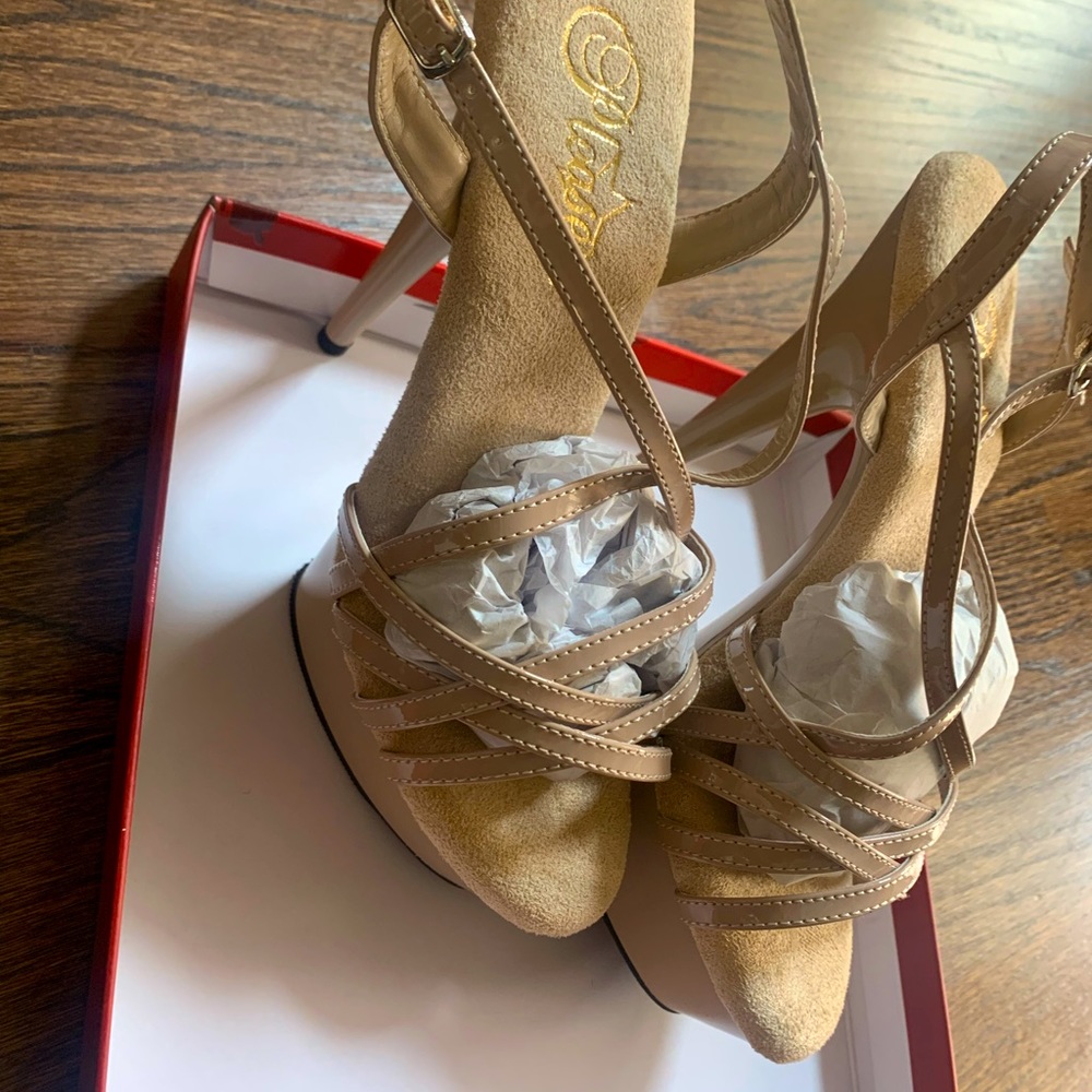 Pleaser platforms size 9 Brand New in the box!!!